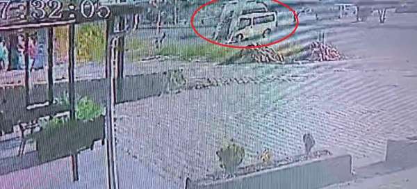 Defalarca takla atan minibüsün 18 yaşındaki sürücüsü öldü: Kaza anı kamerada