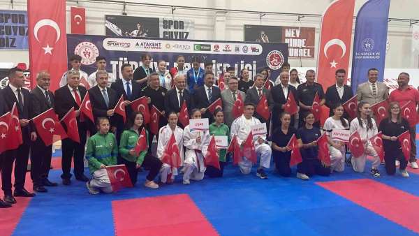 Karate Premier Ligi heyecanı Zonguldak'ta başladı