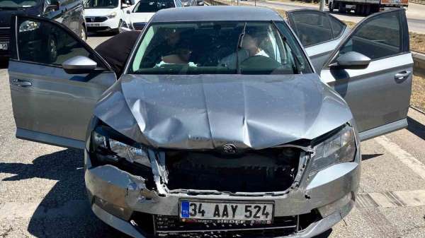 Kırıkkale'de 3 araçlı zincirleme kaza: 3 yaralı