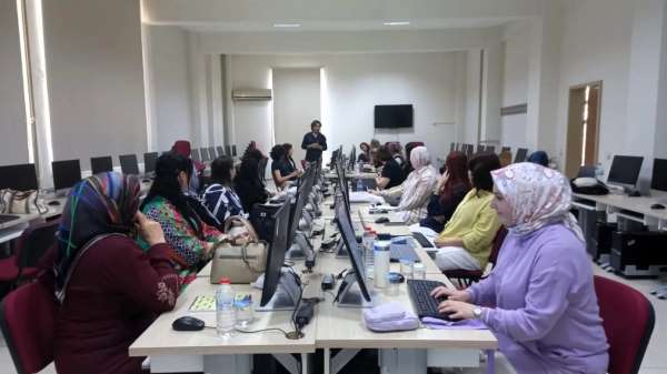 Tokat'ta kadın girişimcilere yapay zekâ eğitimi verildi