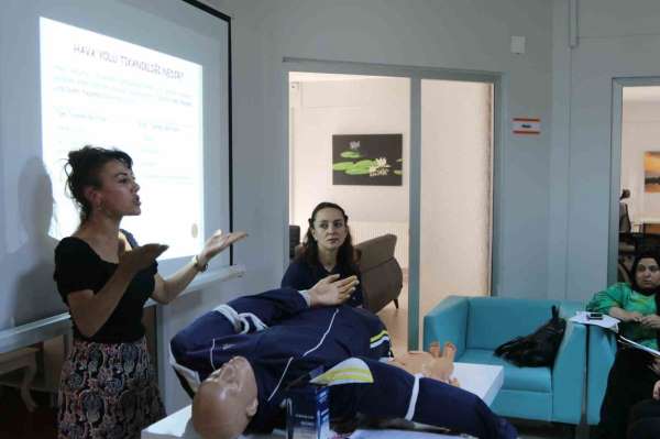 Atakum Belediyesi'nden kadınlara ilk yardım eğitimi