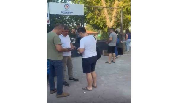 Denizli Büyükşehir Belediyesi sporcuların ailelerini sahaya almadı