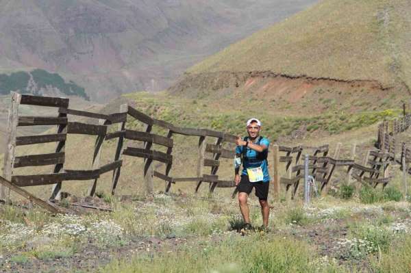 Palandöken'in zirvesine zorlu koşu