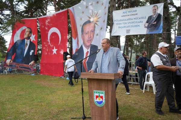 Alıç Yaylası'nda Kıran Kırana Güreş