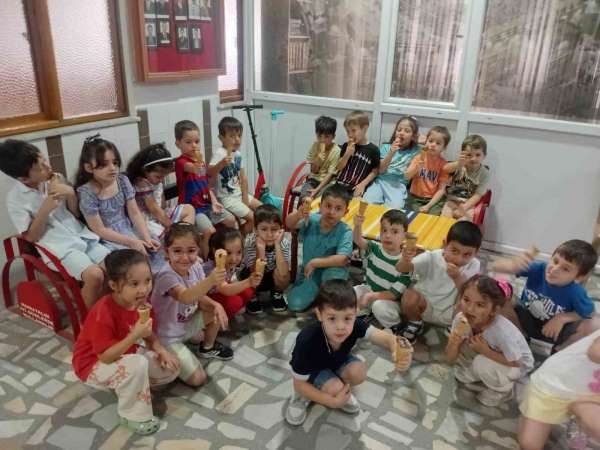 Yaz Kur'an kursundaki öğrencilere serinleten ikram