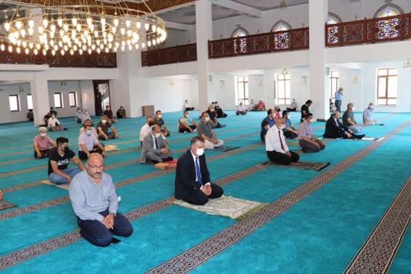 Amasya Üniversitesi İlahiyat Fakültesi Camii ibadete açıldı