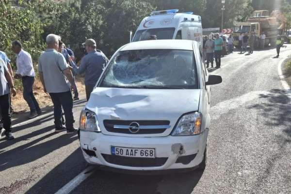 Cenazeye gidenlere otomobilin çarptığı kazada ölü sayısı 2'ye yükseldi