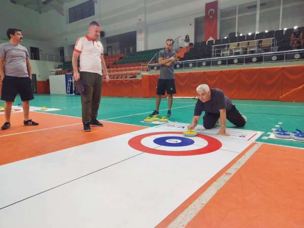 Köyceğiz'de Zafer Kupası Flor Curling turnuvası başladı