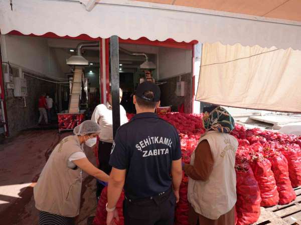 Şehitkamil'den salça denetimi