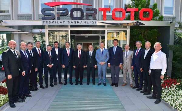 Akyazı'nın 8 mahallesinde yeni spor tesisi yükselecek
