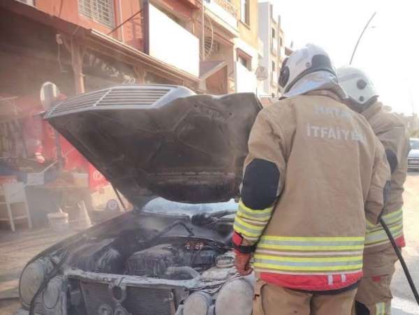 Arsuz ve İskenderun'da araç yangınları kontrol altına alındı