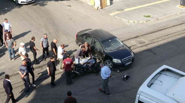 Kars'ta ilginç kaza: Otomobil ile motosiklet çarpıştı, sürücü motosikletini bırakıp kayboldu