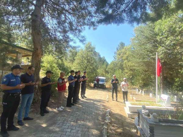Şaphane'de şehit İlyas Ercan Aslan kabri başında anıldı