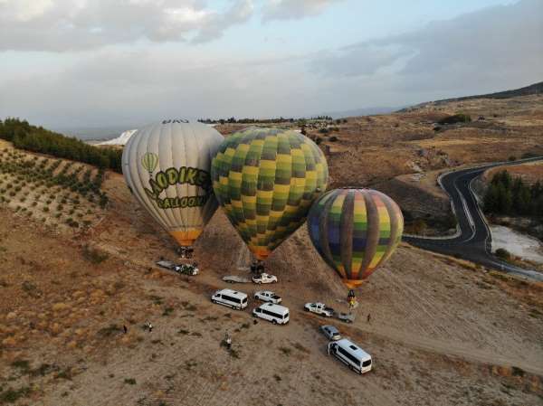 Pamukkale'de balon uçuşlarına Rus turistlerden ilgi 