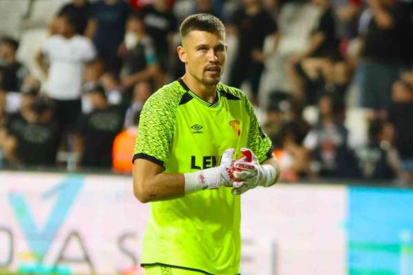Göztepe'de Mateusz Lis, 3 maçta kalesini gole kapadı