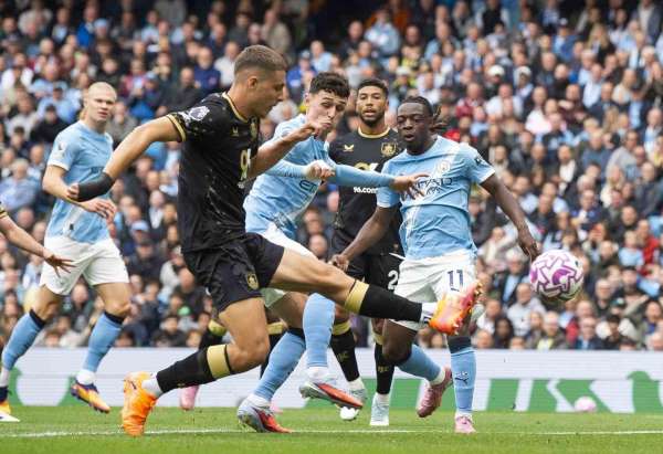 Manchester City, Burnley'i farklı geçti
