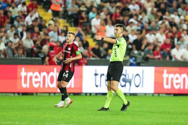 Samsunspor'dan hakem kararlarına tepki: 'Emekler heba edildi'