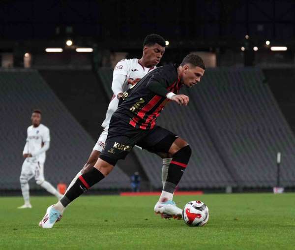 Trendyol Süper Lig: Fatih Karagümrük: 3 - Trabzonspor: 4