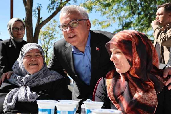 Vali Şimşek, doğal güzelliğiyle öne çıkan Hafik Gölü'nde şehit aileleriyle buluştu