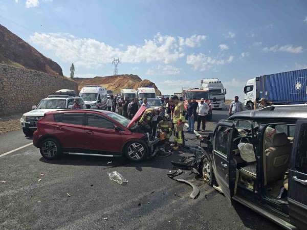 Bingöl'de trafik kazası: 6 yaralı