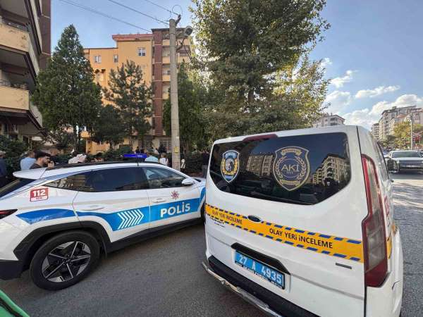 Gaziantep'te bir şahıs evde tartıştığı arkadaşını öldürüp intihar etti