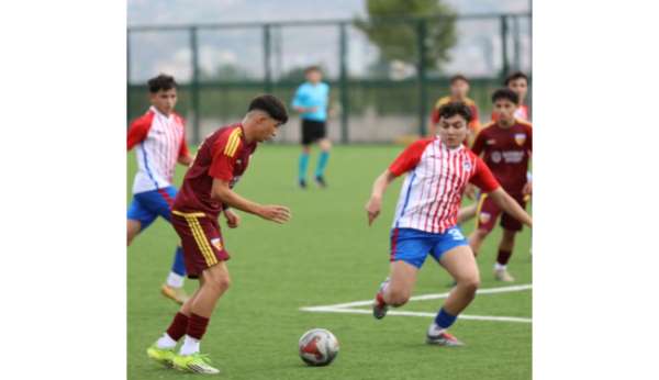 Kayserispor U17 takımı gol olup yağdı
