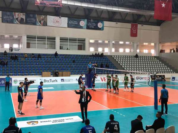 Efeler Ligi: Bingöl Solhan Spor: 2 - Halkbank: 3