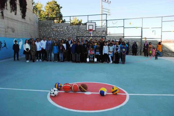 Üniversite öğrencilerinden Eğirdir'de sosyal sorumluluk projesi