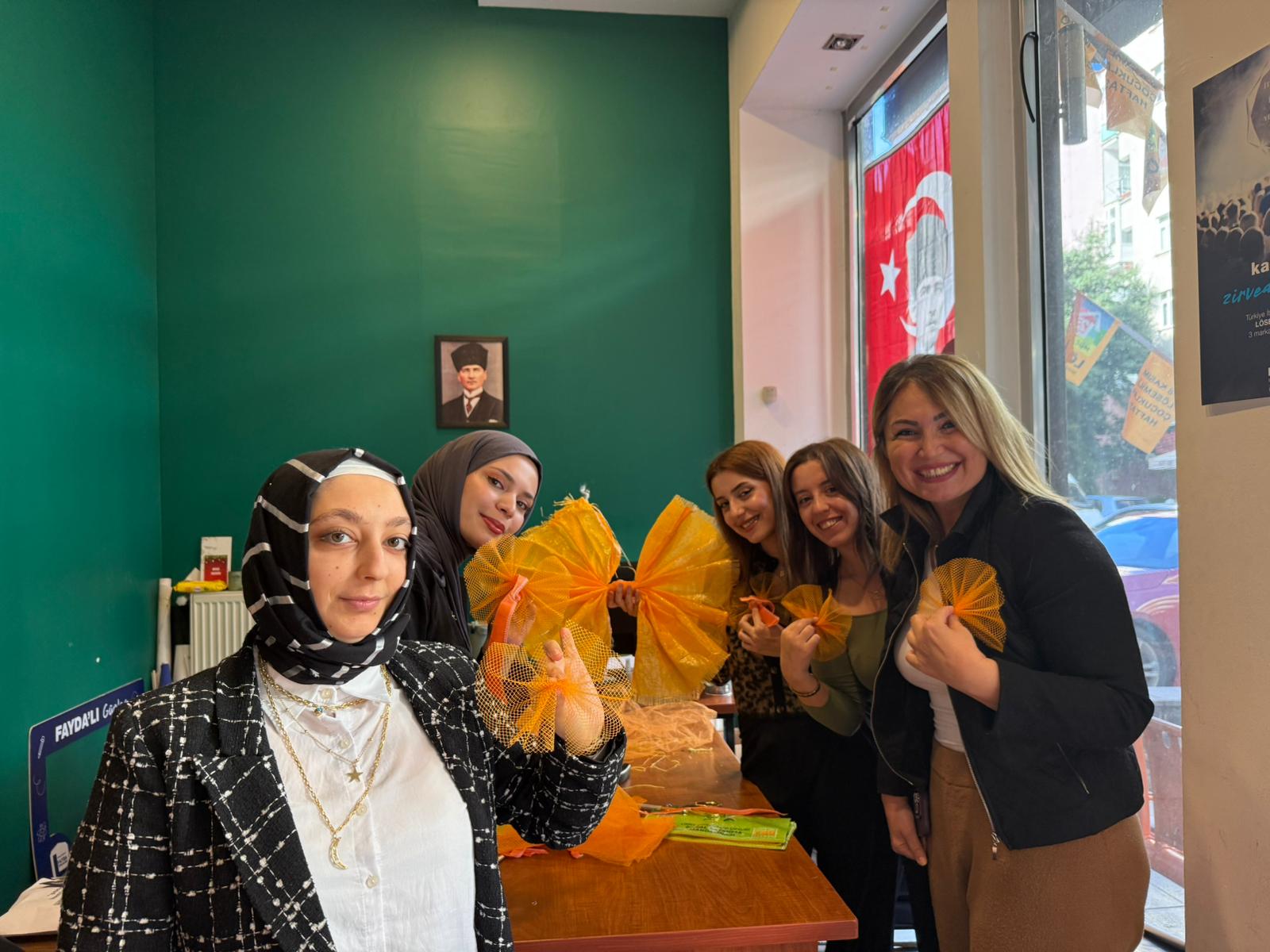 LÖSEV SAMSUN OFİSİ, LÖSEMİLİ ÇOCUKLAR HAFTASI'NDA TURUNCUYA BÜRÜNDÜ