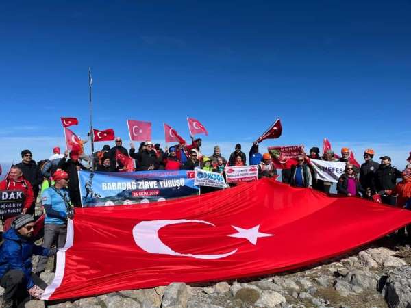 Cumhuriyet coşkusu Babadağ'ın zirvesine taşındı