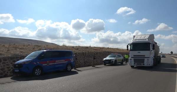 Kilis-Gaziantep karayolunda motosiklet kazası: 2 yaralı