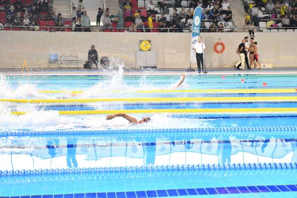 Kulaçlar Gazze için atıldı