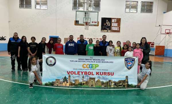 'Niğde Gençlerine Sahip Çıkıyor' projesiyle voleybol kursu başladı