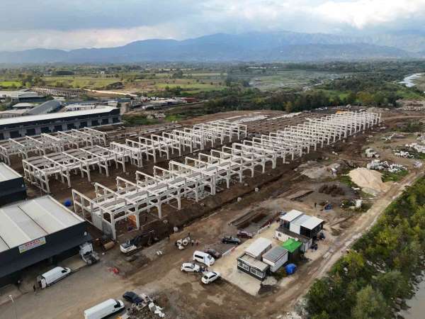 Sanayi sitesinde çalışmalar hız kesmeden devam ediyor