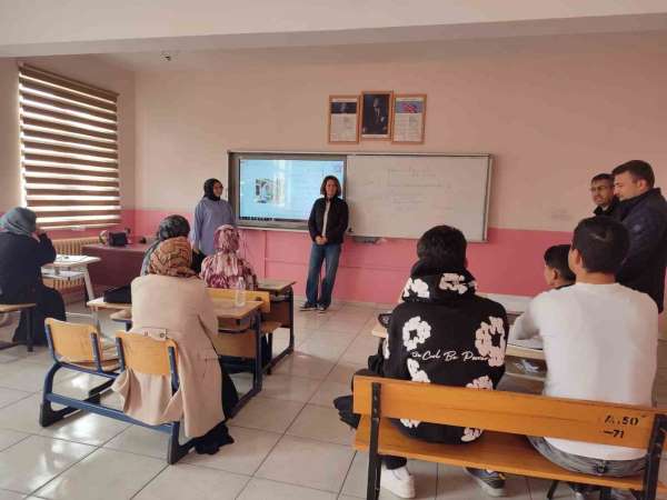 Altıntaş'ta Açık Öğretim İmam Hatip Lisesi kurslarına ziyaret