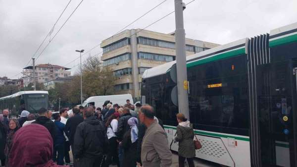 Kocaeli'de tramvayın altında kalan kadın hayatını kaybetti