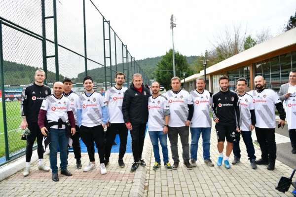 Karakartallılar Beşiktaş'ı antrenmanda ziyaret etti 