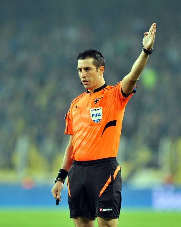 Süper Lig'in 13. haftasında oynanacak olan Trabzonspor - Galatasaray maçını Ali 