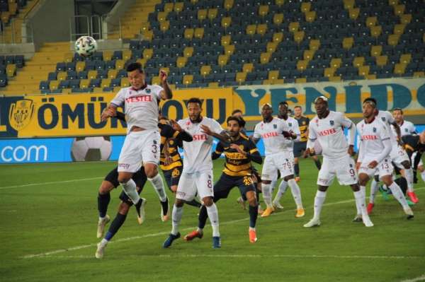 Süper Lig: MKE Ankaragücü: 0 - Trabzonspor: 1 (İlk yarı) 