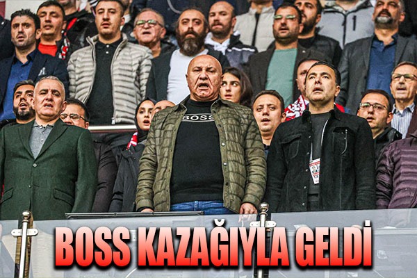 Samsunspor Başkanı Yüksel Yıldırım Beşiktaş Maçına Boss Kazağıyla Geldi