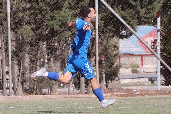 Aliağa Helvacı Spor'un genç yıldızı Eray 3. Lig'e transfer oldu