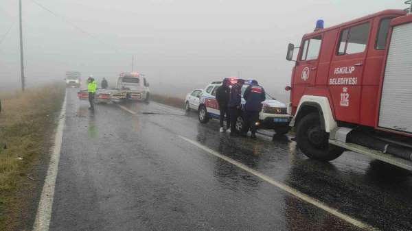 Çorum'da sis trafik kazasına sebep oldu: 5 yaralı
