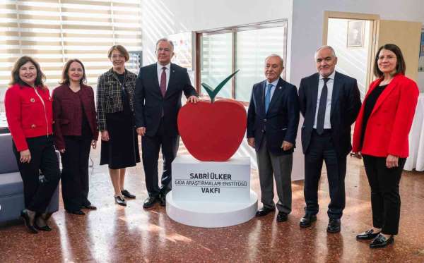 Hacettepe Üniversitesi ve Sabri Ülker Vakfı, 'Gıda ve Beslenme Okuryazarlığı Uygulama Alanı' için iş birliği y