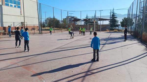 İlkokullarda 'Spora İlk Adım' projesi başarıyla sürdürülüyor