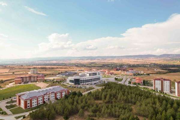 Kastamonu Üniversitesi'nde 4 programa 'Türkiye Yeterlilikler Çerçevesi' logosu verildi