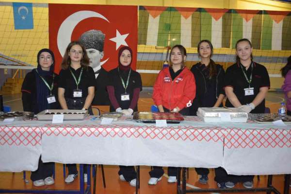 Ordu'da öğrencilerden Gazze'ye hayır çarşısı