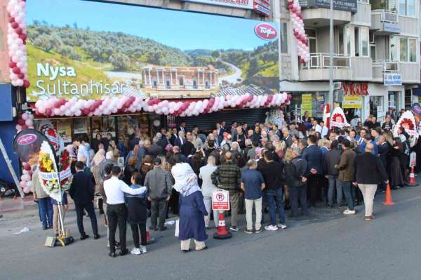Tuğba Kuruyemiş'in 127. şubesi kadınların eliyle açıldı