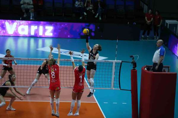 Türk Hava Yolları, Avarca de Menorca'yı 3-1 mağlup etti