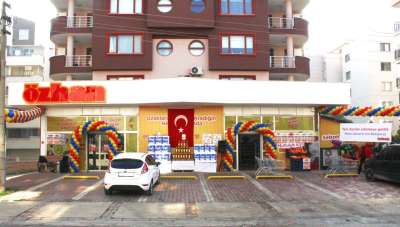 Özhan 51'inci mağazasını Cumhuriyet Mahallesine açtı