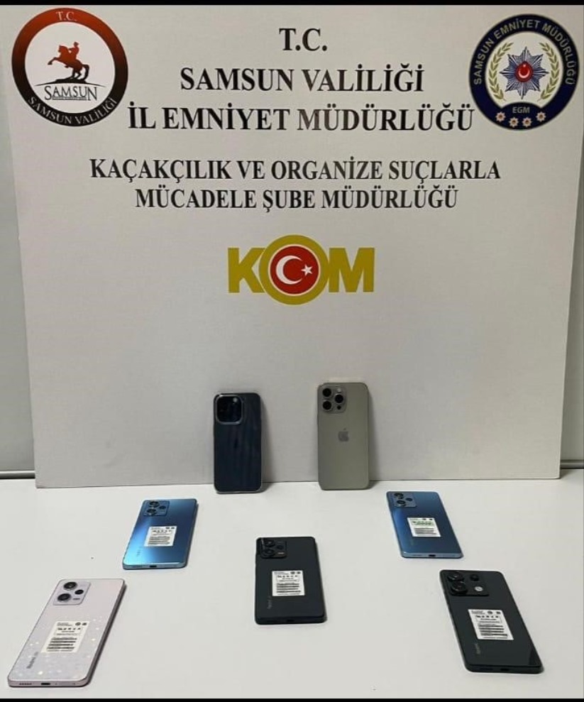 Samsun'da gümrük kaçağı cep telefonları ele geçirildi